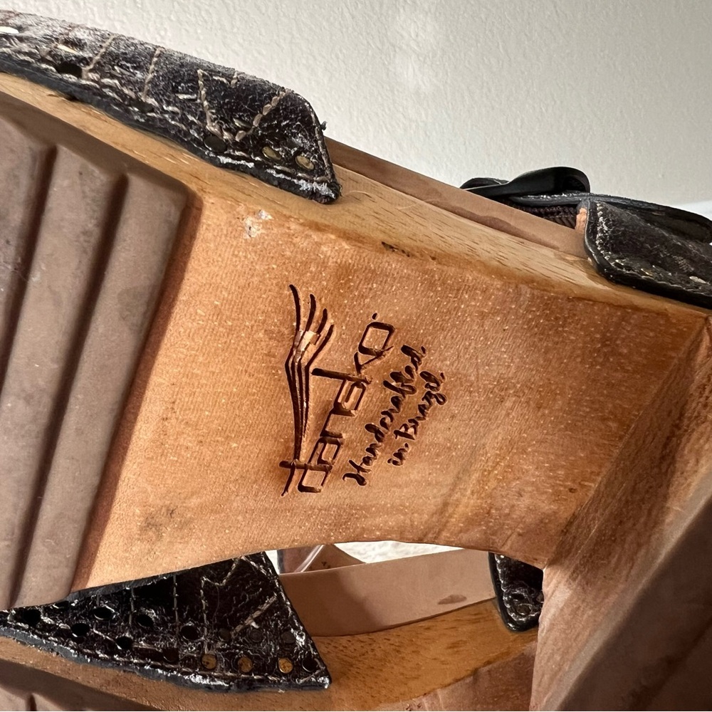Dansko Odele Metallic Wood Block Heel Sandal Buckle Strap Adjustable Size 39 - Picture 8 of 15